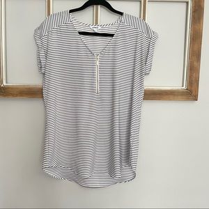 Express Black and White Striped Top w Zipper short sleeves size medium
